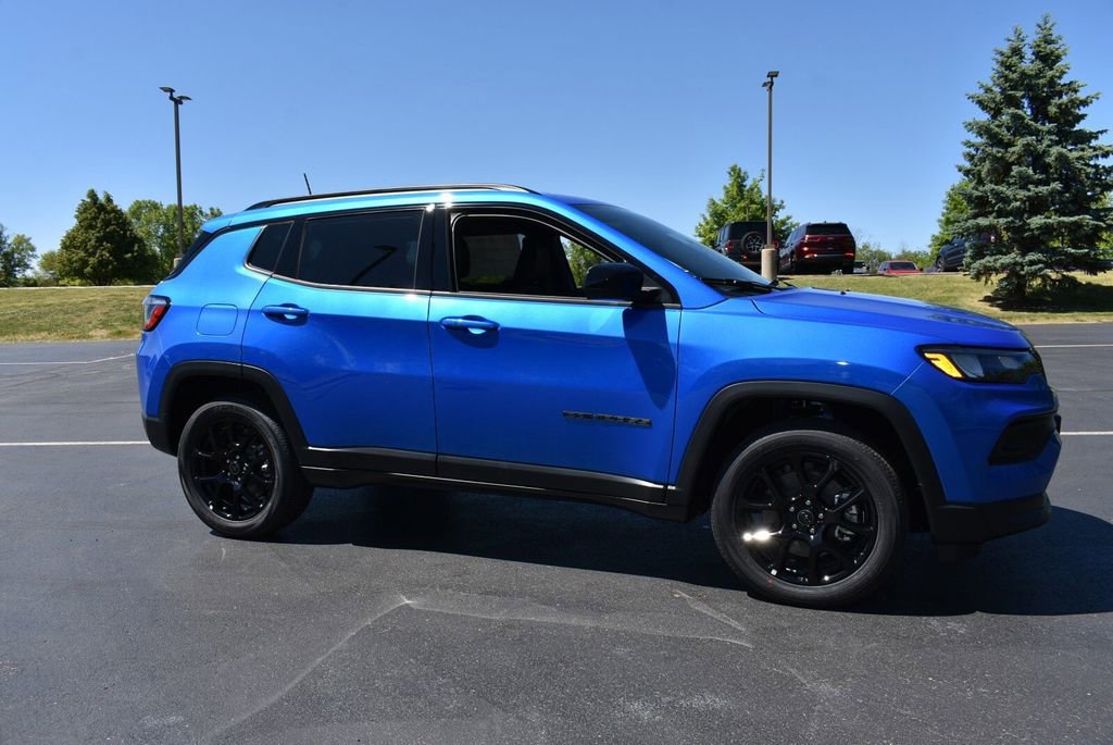 New 2026 Jeep Compass Latitude AWD/4WD image 4