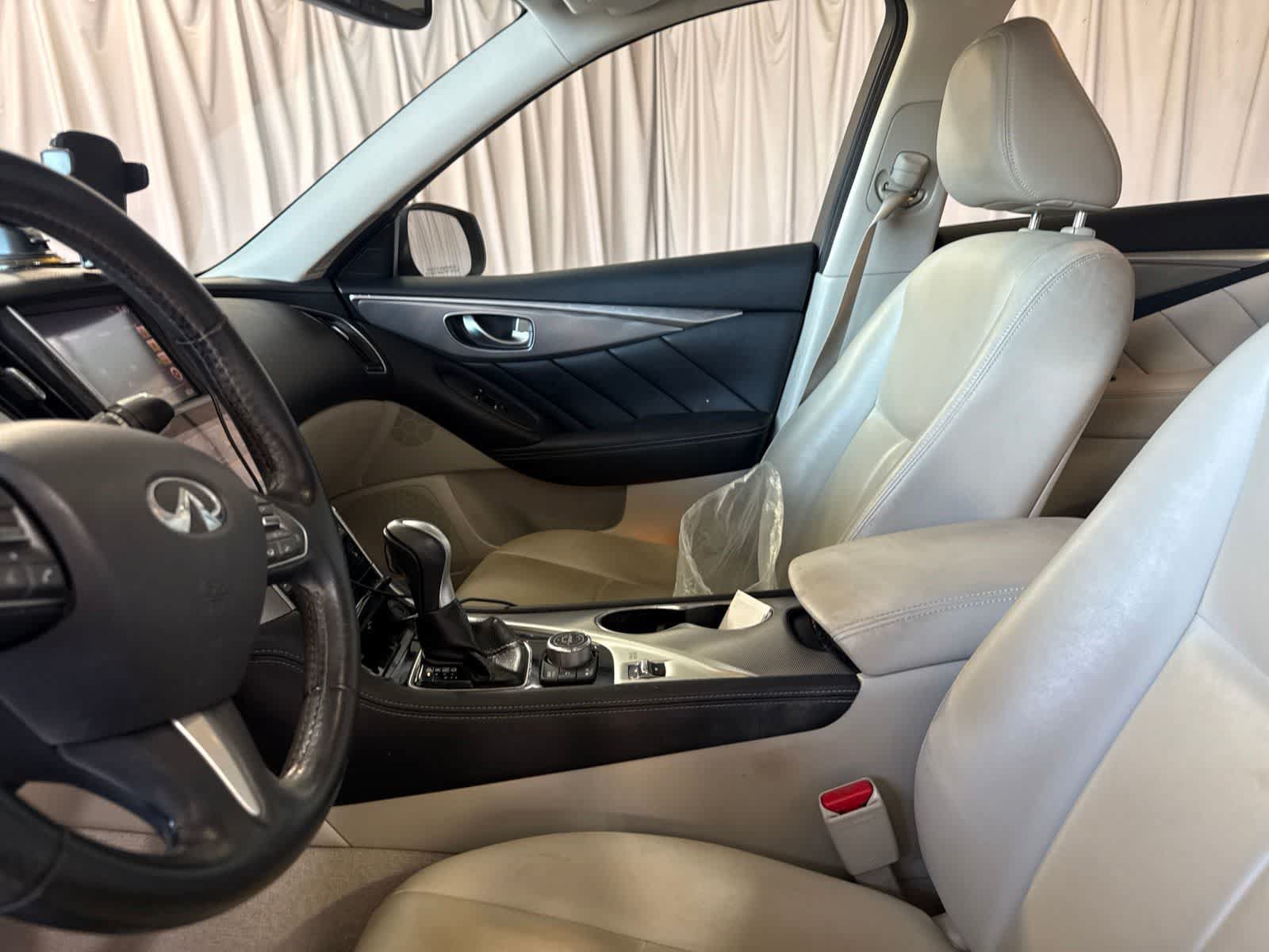 Used 2015 INFINITI Q50 Premium w/ Navigation Package RWD image 19