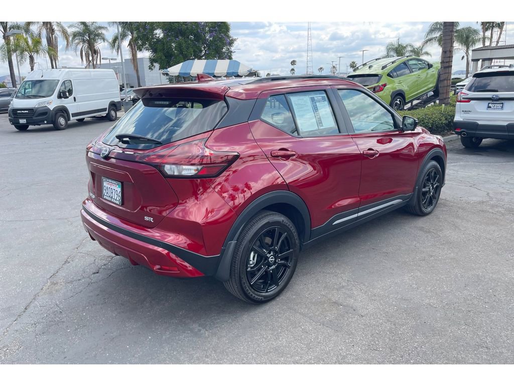 Used 2022 Nissan Kicks SR w/ Premium Package FWD image 5