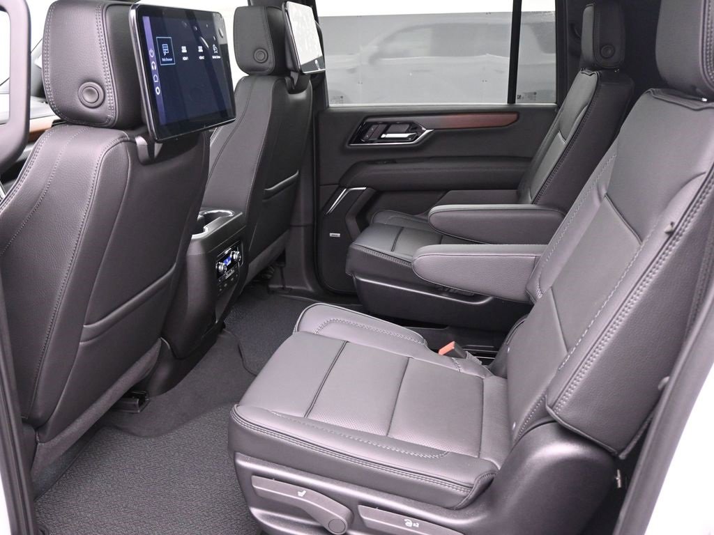 New 2025 GMC Yukon XL Denali w/ Denali Reserve Package image 22