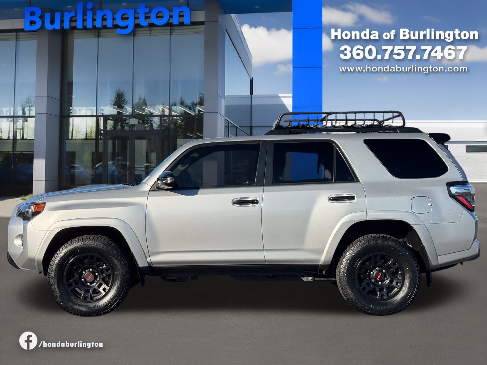 Used 2021 Toyota 4Runner Venture w/ Moonroof Package AWD/4WD image 3