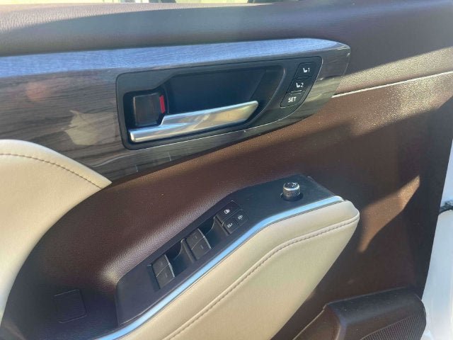 Used 2022 Toyota Highlander Limited AWD/4WD image 20