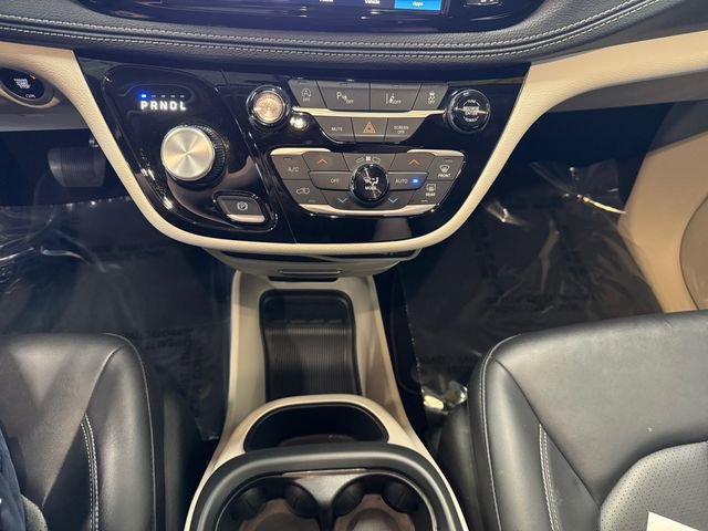 Used 2024 Chrysler Pacifica Touring-L image 15