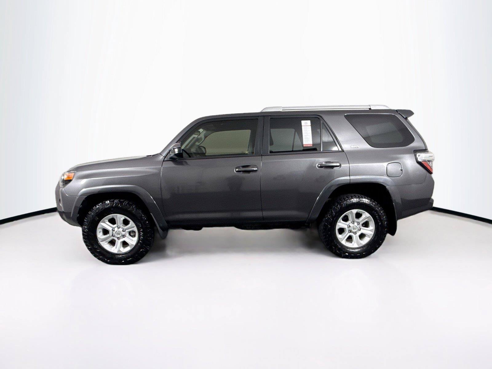 Used 2017 Toyota 4Runner SR5 AWD/4WD image 13