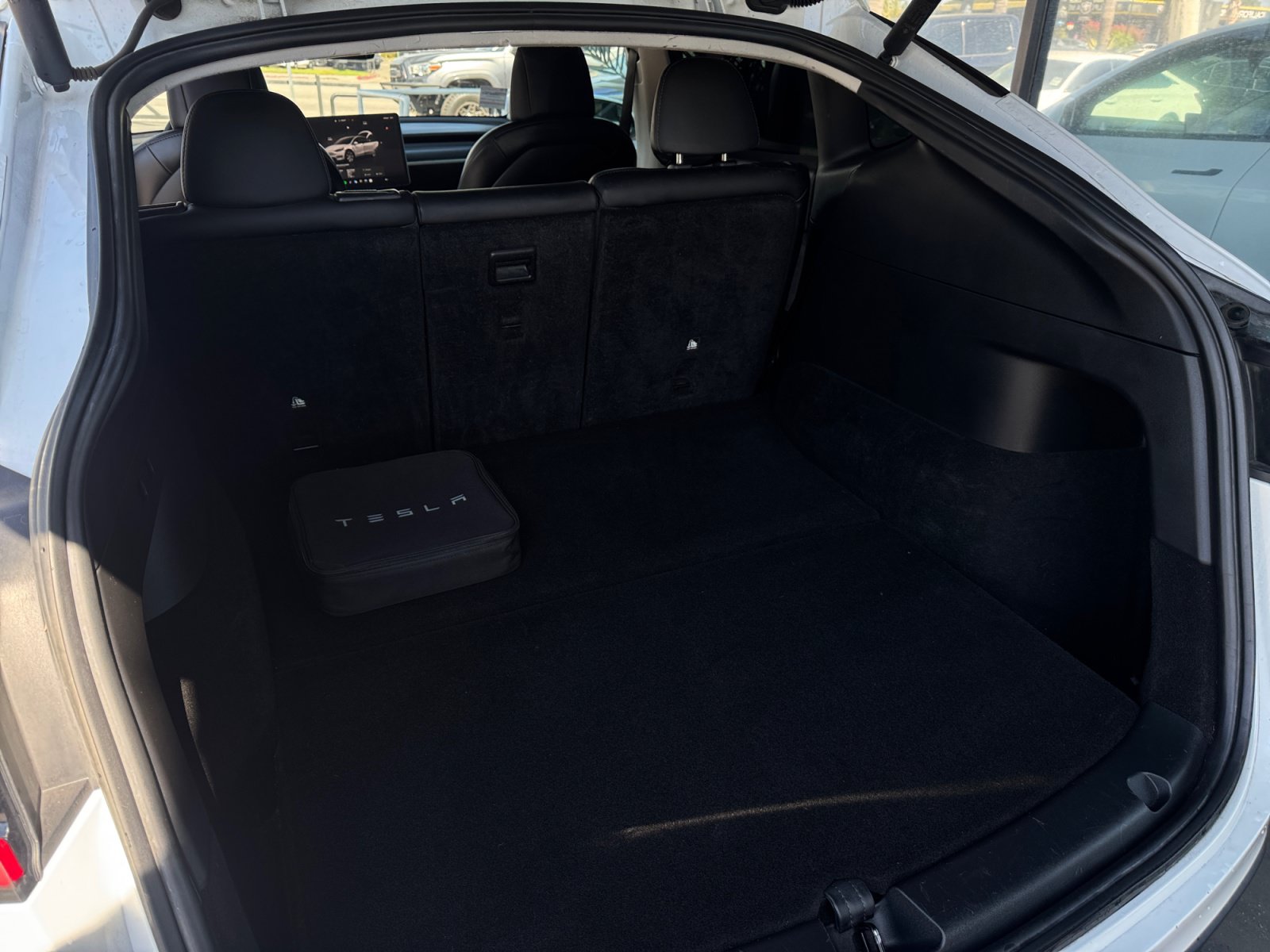 Used 2022 Tesla Model Y Long Range AWD/4WD image 18