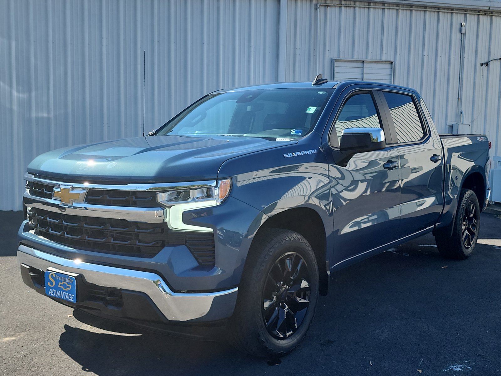 Used 2024 Chevrolet Silverado 1500 LT AWD/4WD image 1