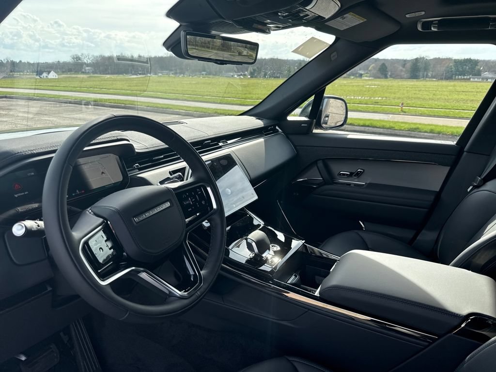New 2026 Land Rover Range Rover Sport SE AWD/4WD image 12