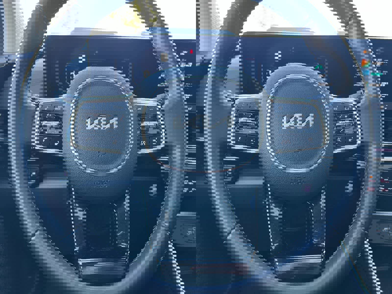 Used 2025 Kia Carnival SX Prestige image 26