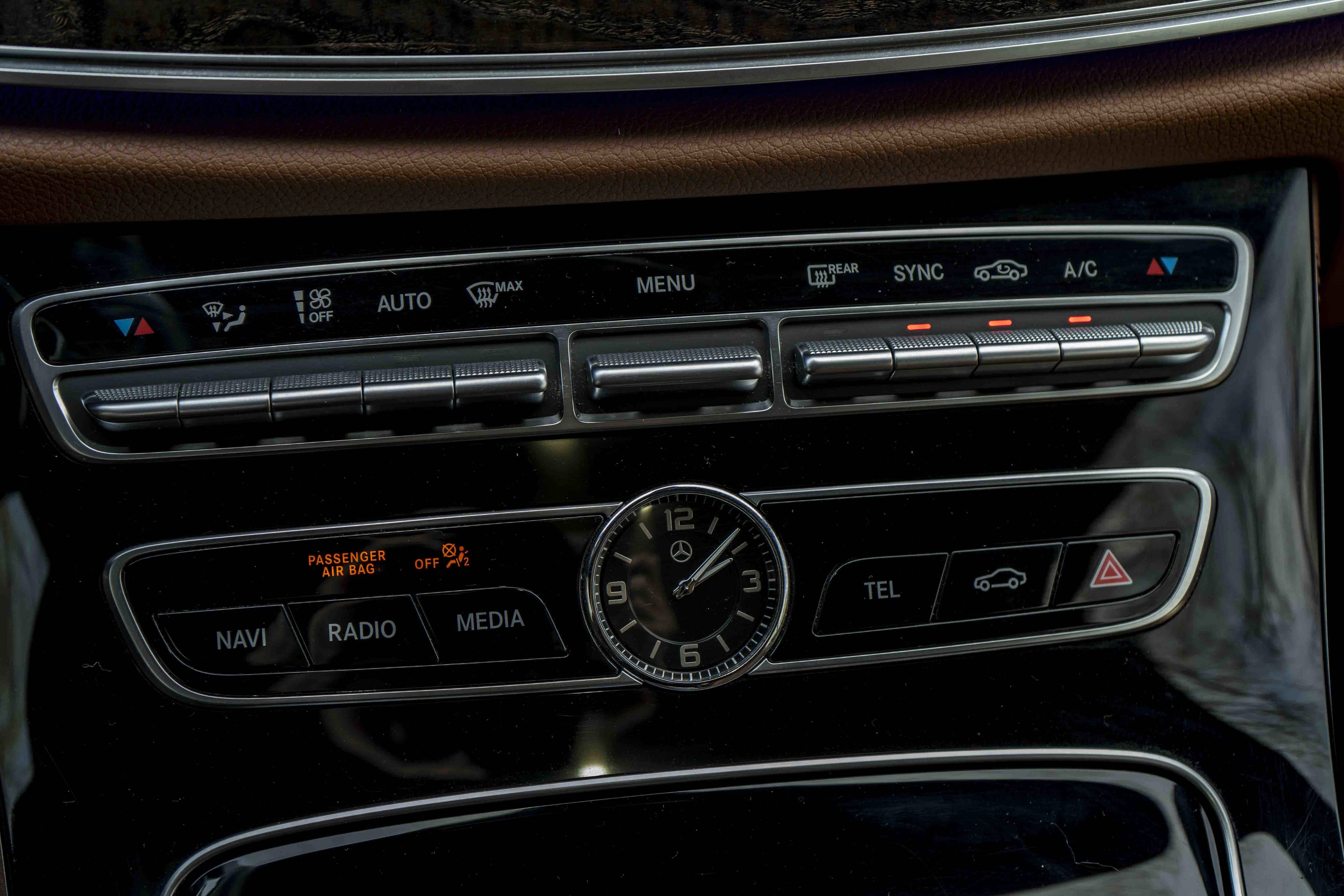 Used 2018 Mercedes-Benz E 400 E 400 image 33