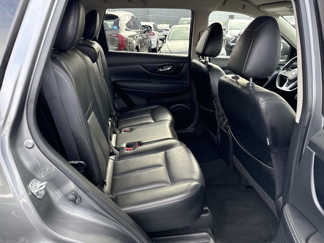 Used 2018 Nissan Rogue SL image 11