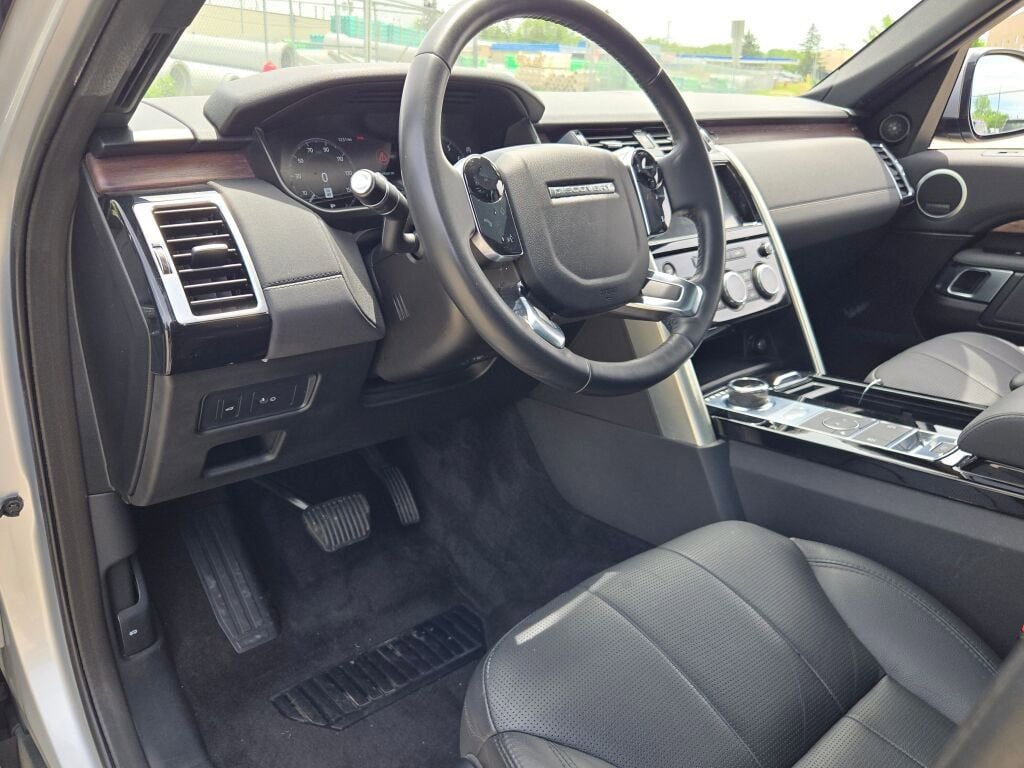 Used 2019 Land Rover Discovery HSE AWD/4WD image 24
