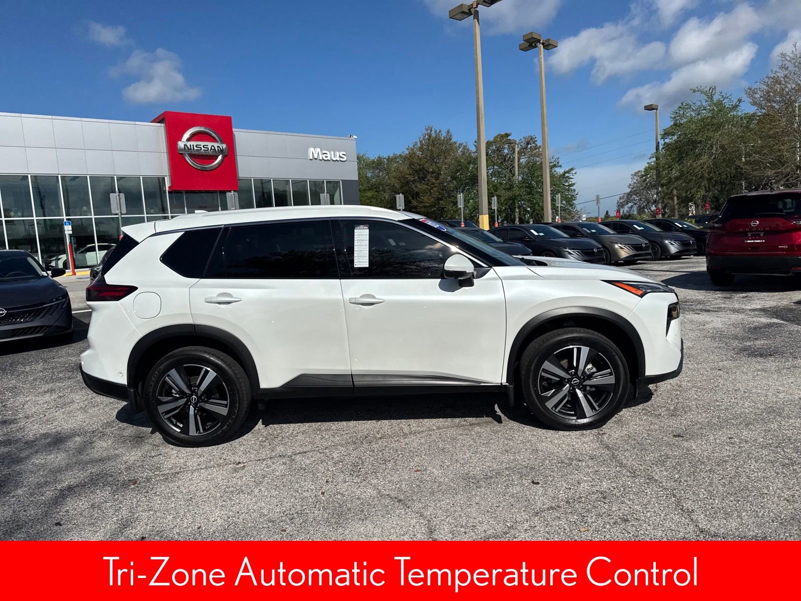 Certified 2025 Nissan Rogue SL w/ SL Premium Package image 4