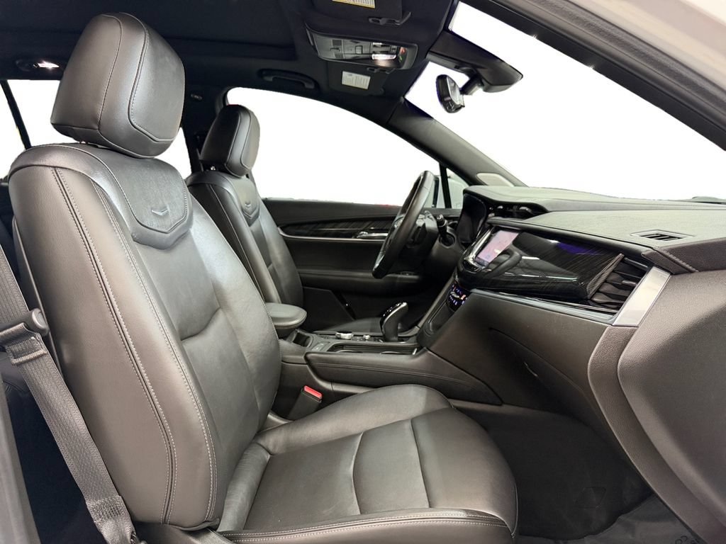 Used 2022 Cadillac XT6 Premium Luxury w/ Technology Package AWD/4WD image 17
