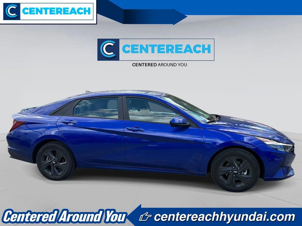 Used 2023 Hyundai Elantra SEL FWD image 3