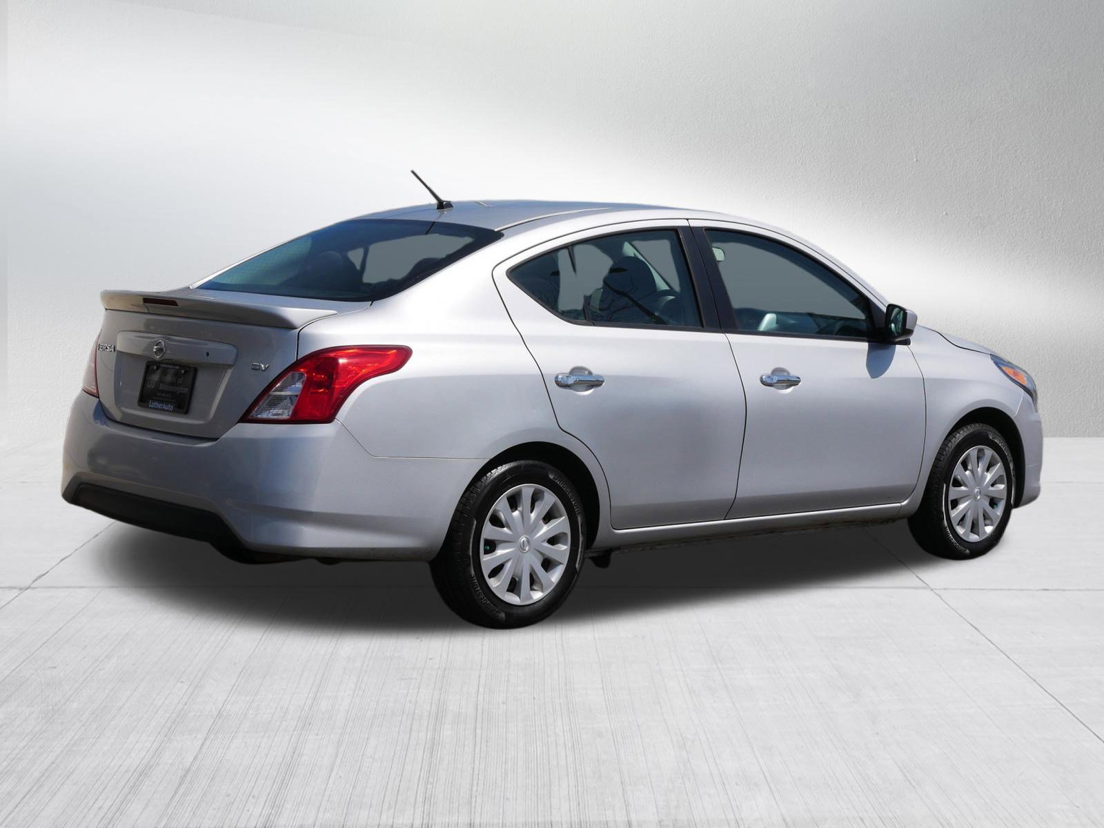 Used 2017 Nissan Versa SV FWD image 7