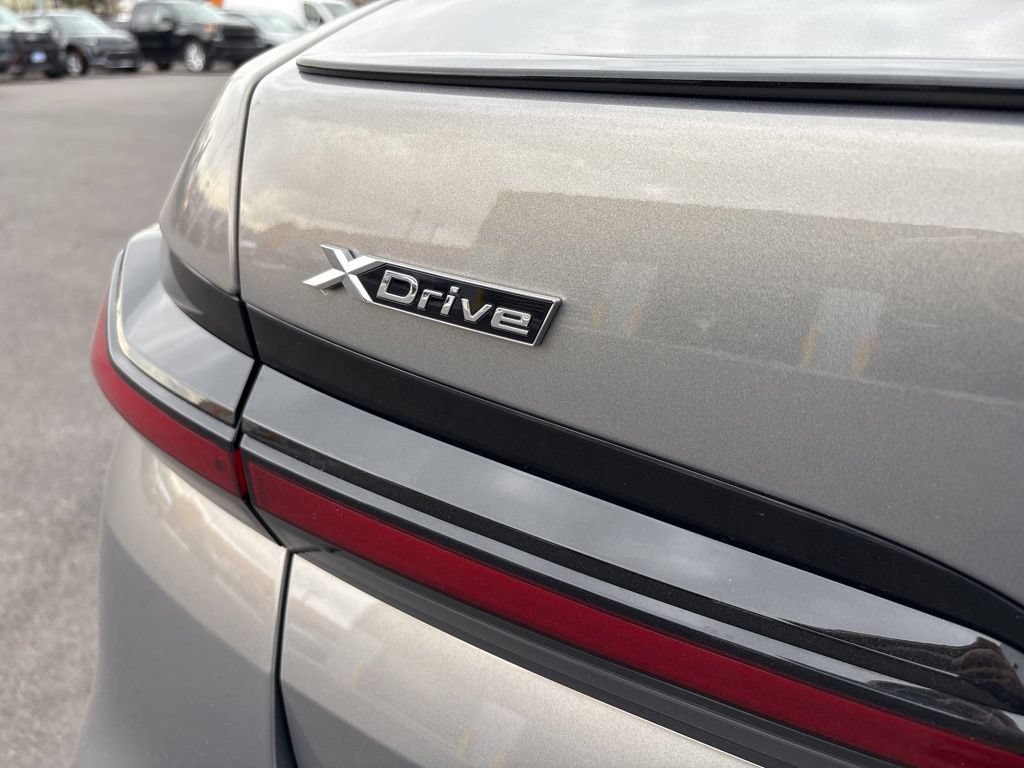 Used 2023 BMW 760i xDrive w/ Luxury Rear Seating Package AWD/4WD image 4