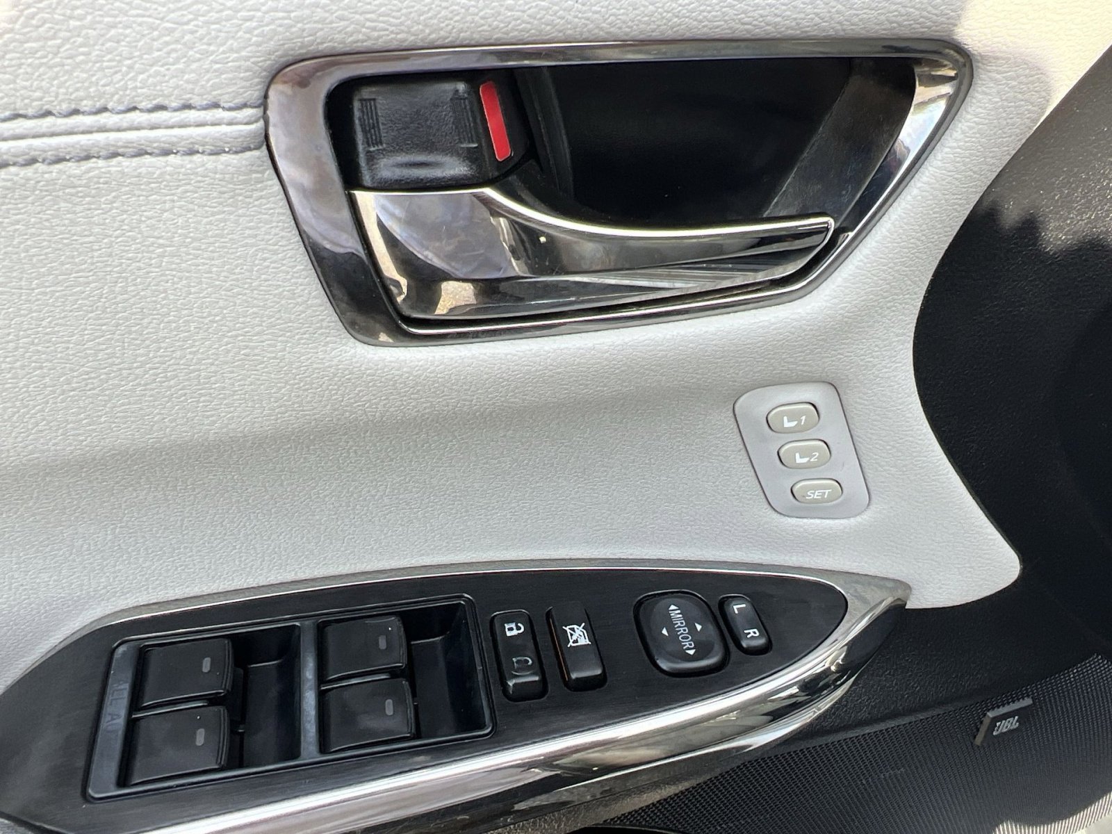 Used 2018 Toyota Avalon Limited w/ All Weather Liner Package image 13