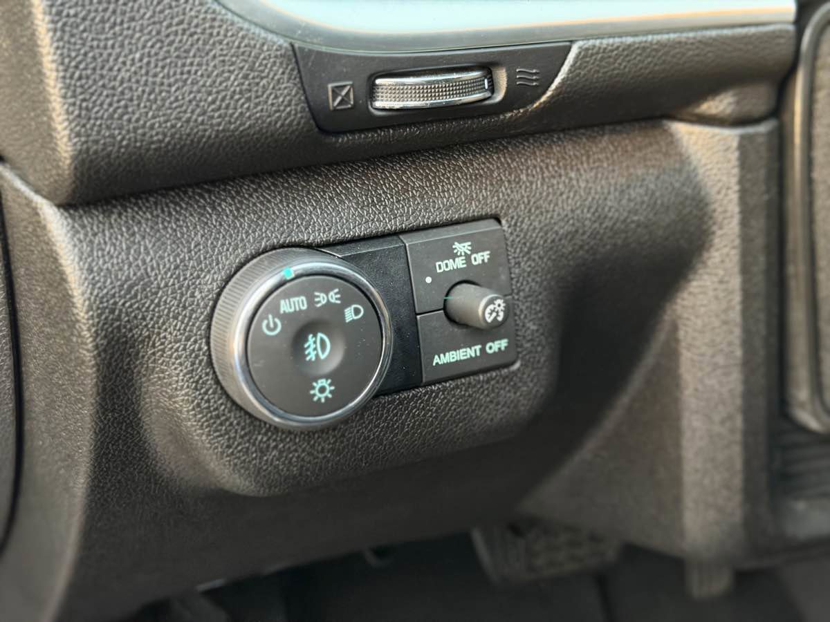 Used 2017 Chevrolet Traverse Premier AWD/4WD image 31