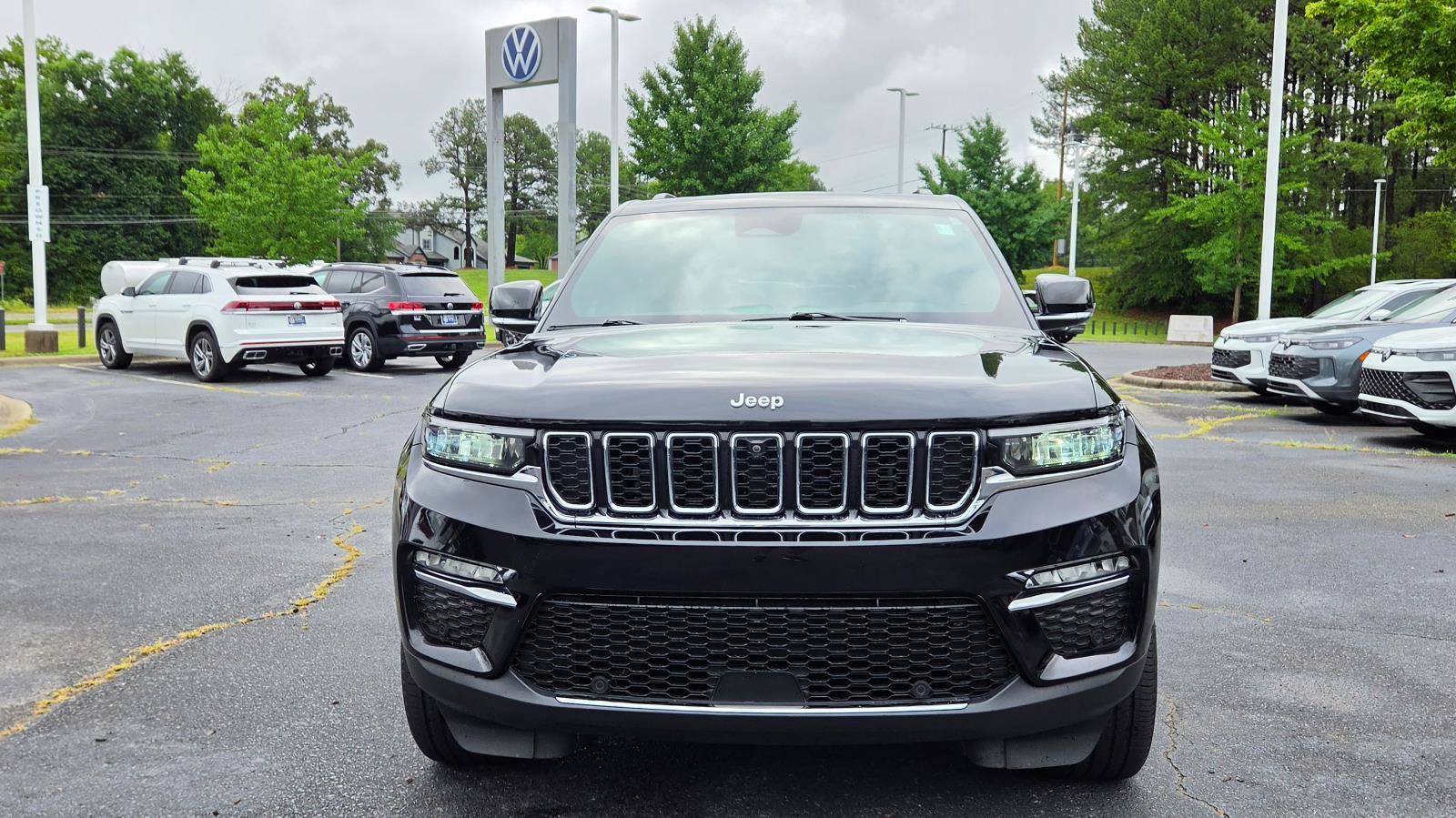Used 2025 Jeep Grand Cherokee Limited w/ Luxury Tech Group II RWD image 8