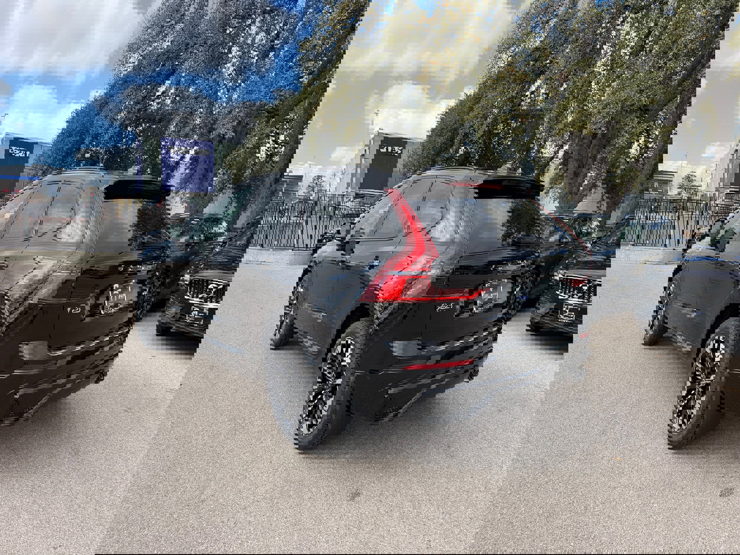 New 2026 Volvo XC60 T8 Plus w/ Protection Package Premier image 4