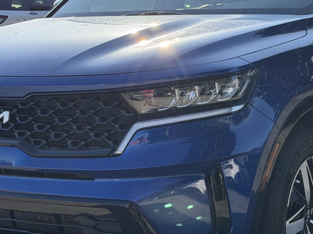 Certified 2023 Kia Sorento S w/ Panoramic Sunroof Package FWD image 9
