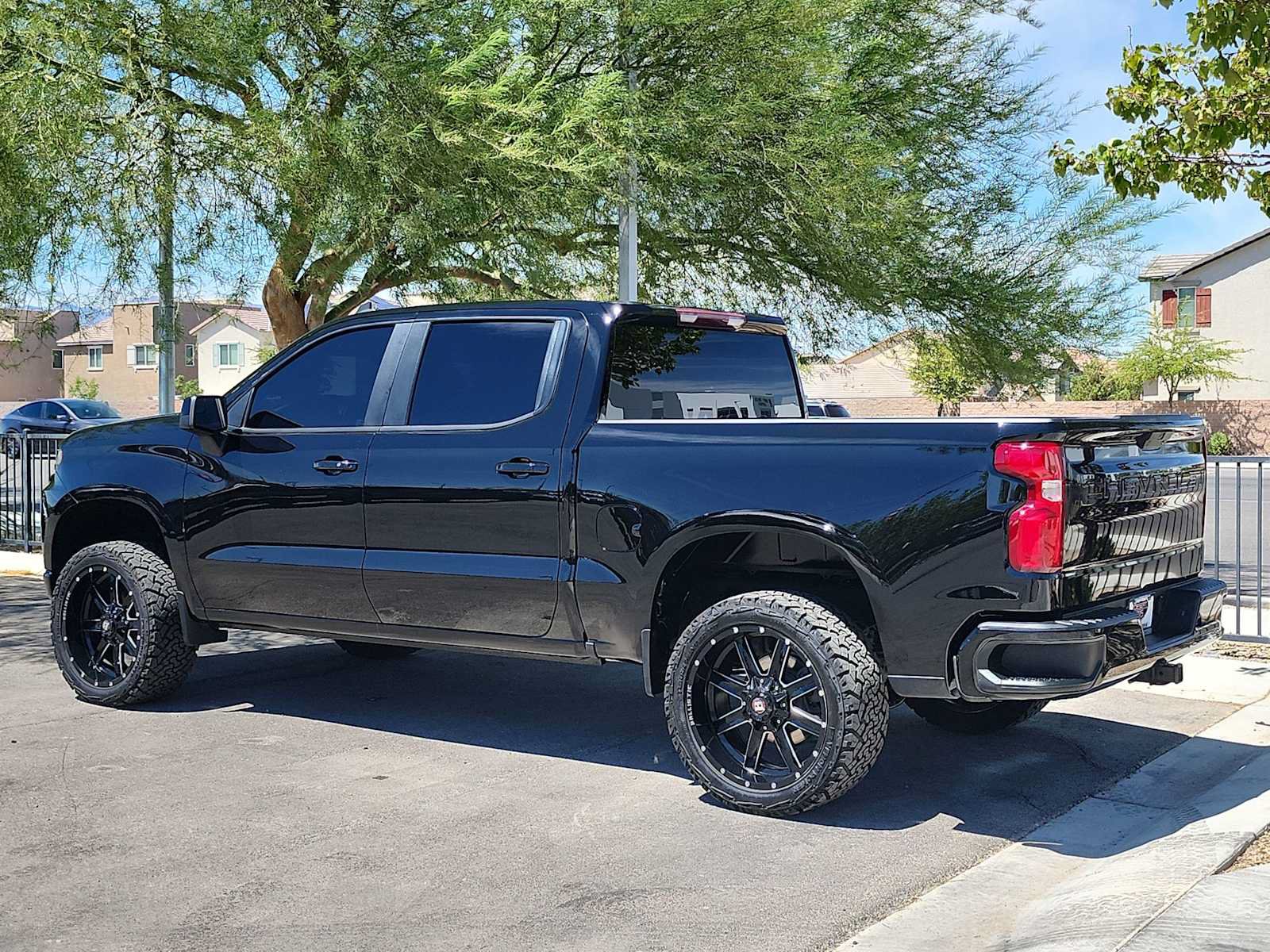 Used 2022 Chevrolet Silverado 1500 RST AWD/4WD image 6