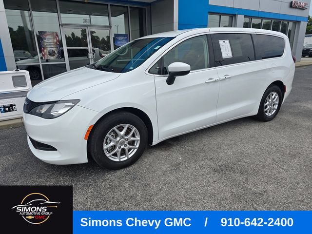 Used 2023 Chrysler Voyager LX FWD image 1