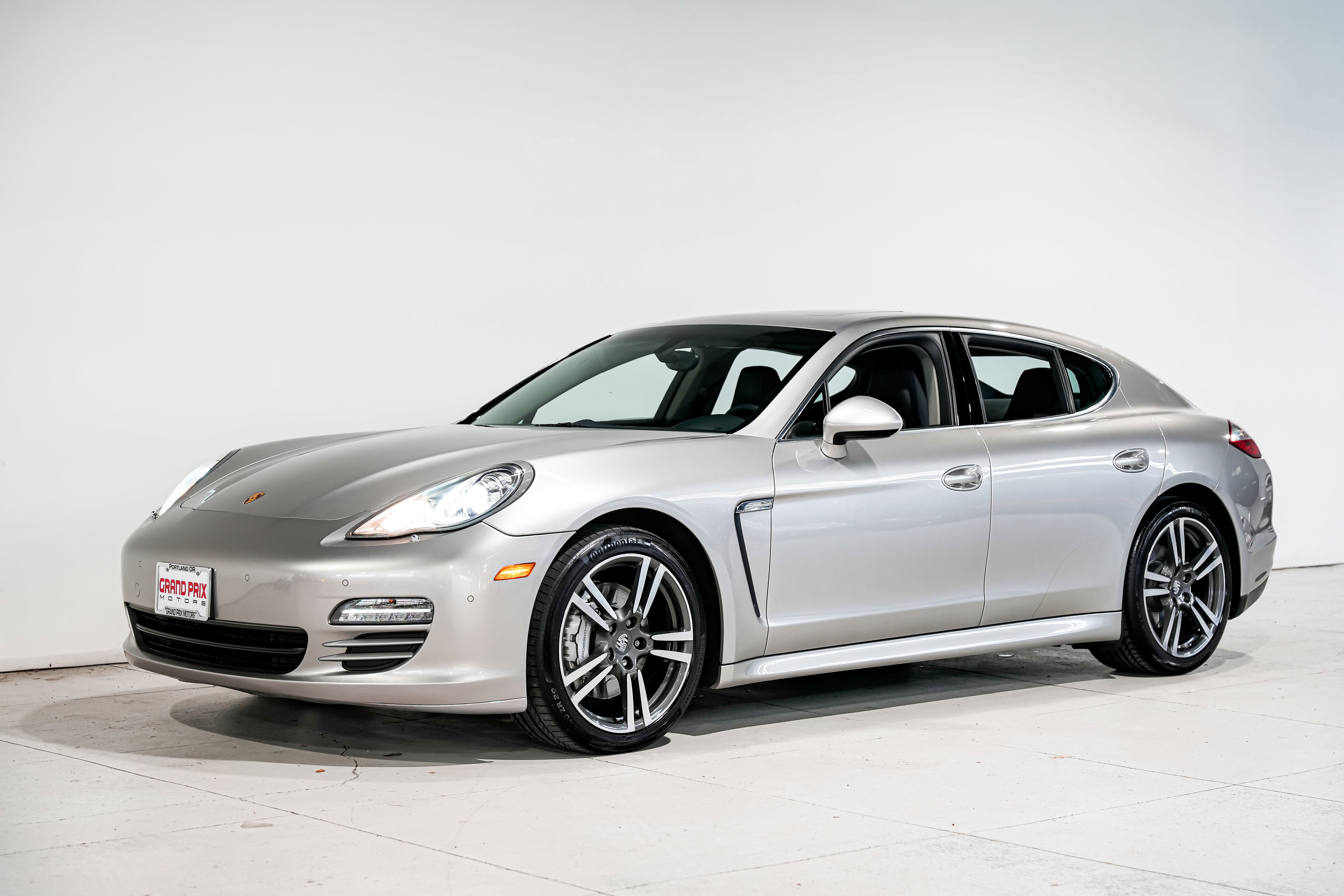 Used 2012 Porsche Panamera 4S image 6
