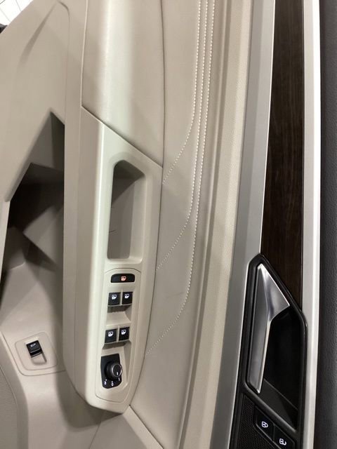 Used 2023 Volkswagen Atlas SE w/ Panoramic Sunroof Package AWD/4WD image 19