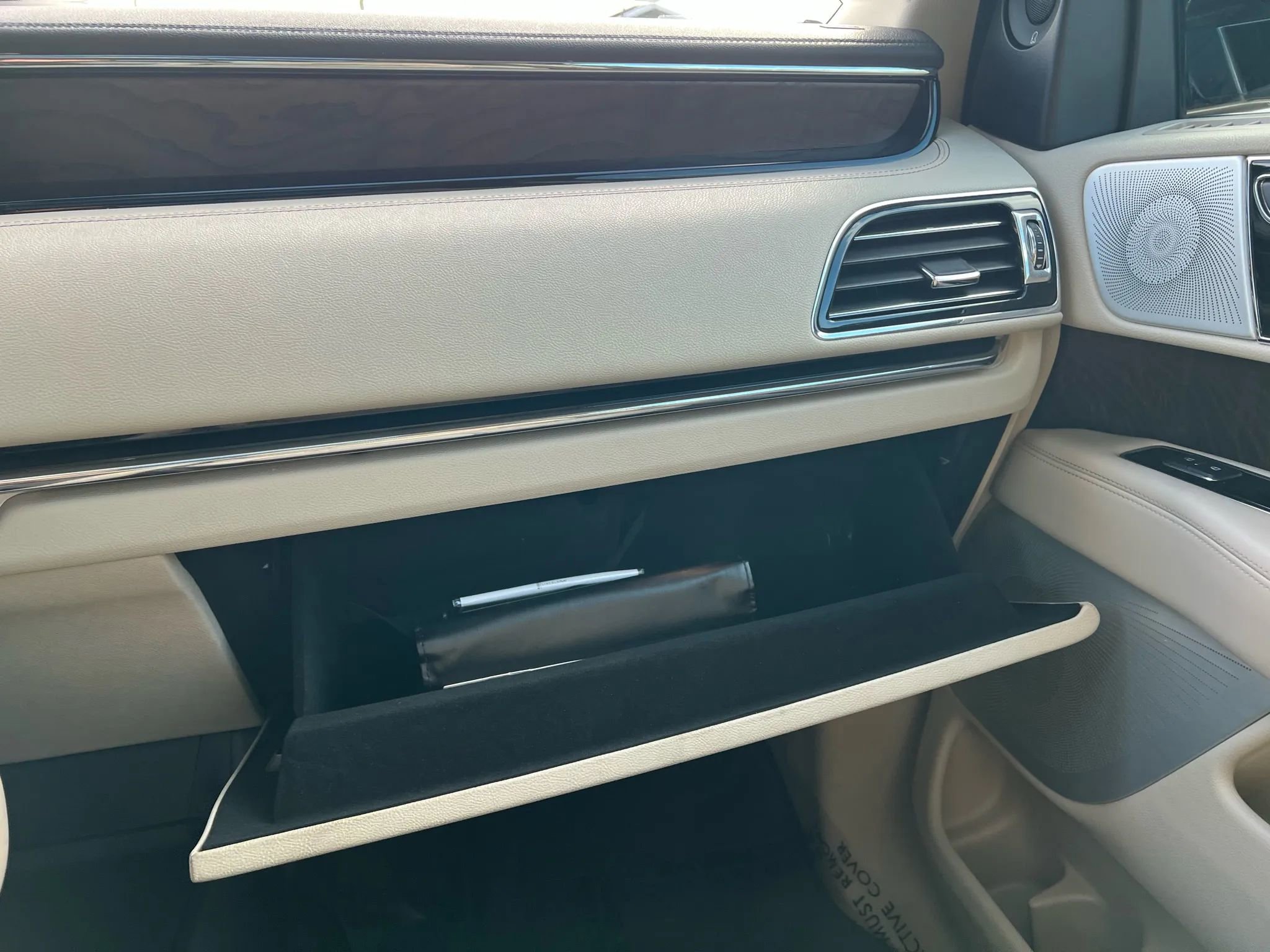 Used 2019 Lincoln Navigator L Reserve w/ Cargo Package image 31