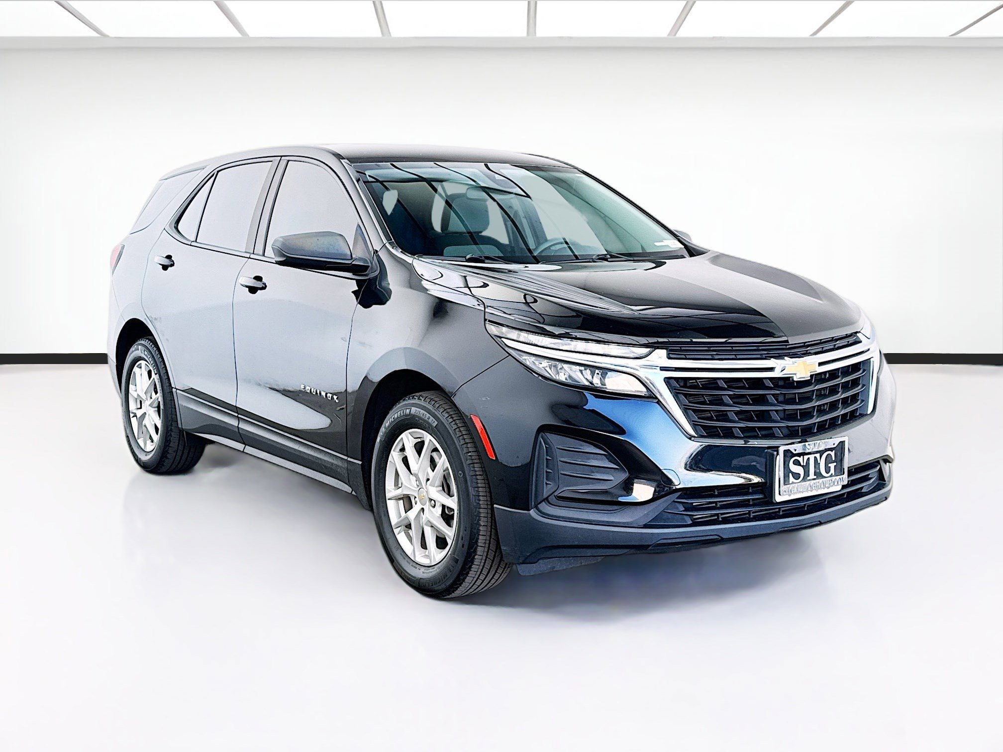 Used 2022 Chevrolet Equinox LS image 3