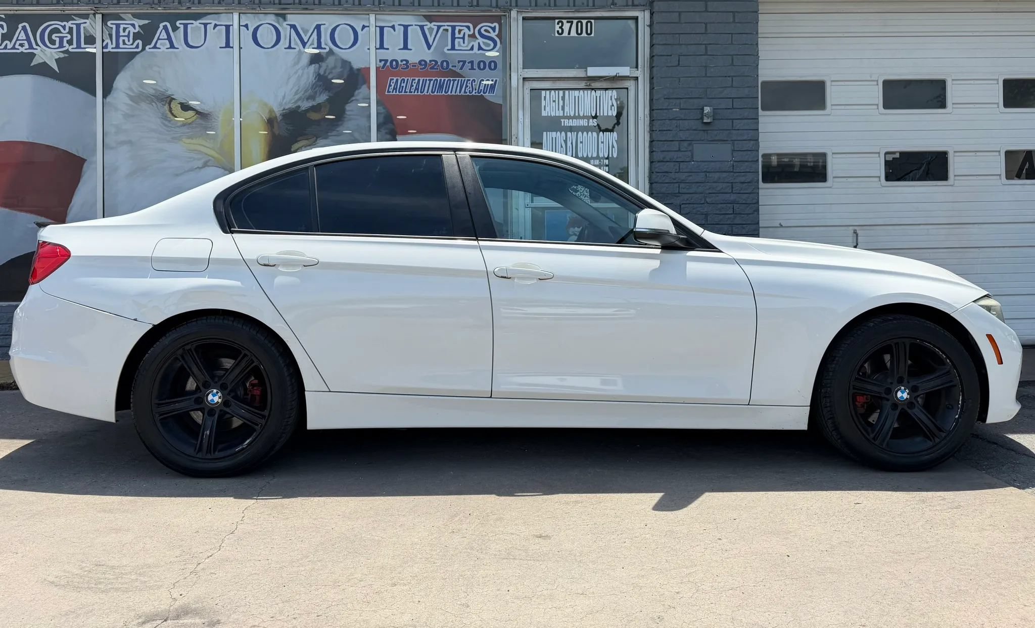 Used 2015 BMW 328i xDrive Sedan AWD/4WD image 2
