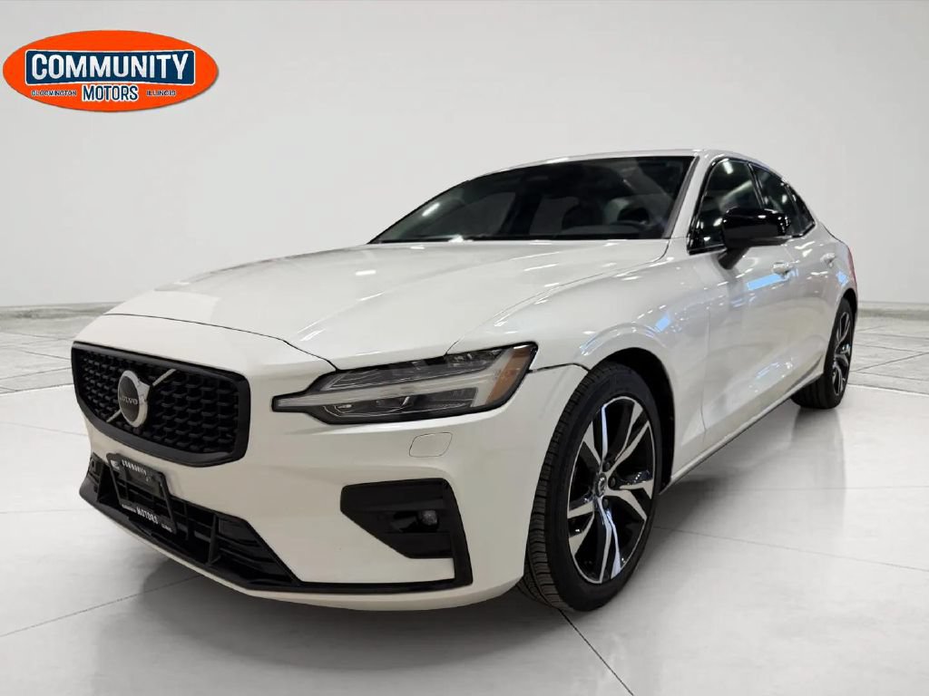 Used 2025 Volvo S60 B5 Core FWD image 1