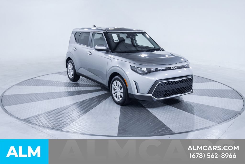 Used 2025 Kia Soul LX FWD image 14