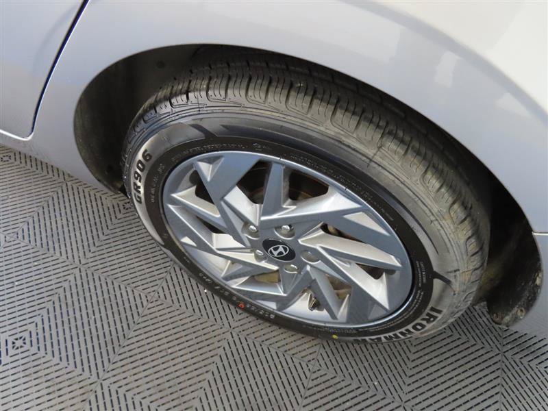Used 2024 Hyundai Elantra SEL FWD image 7