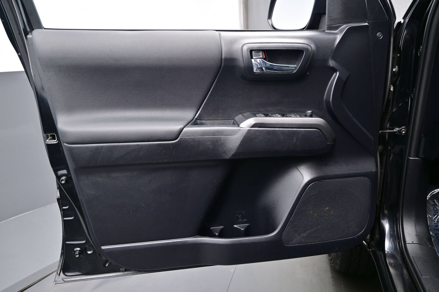 Used 2020 Toyota Tacoma TRD Sport RWD image 9