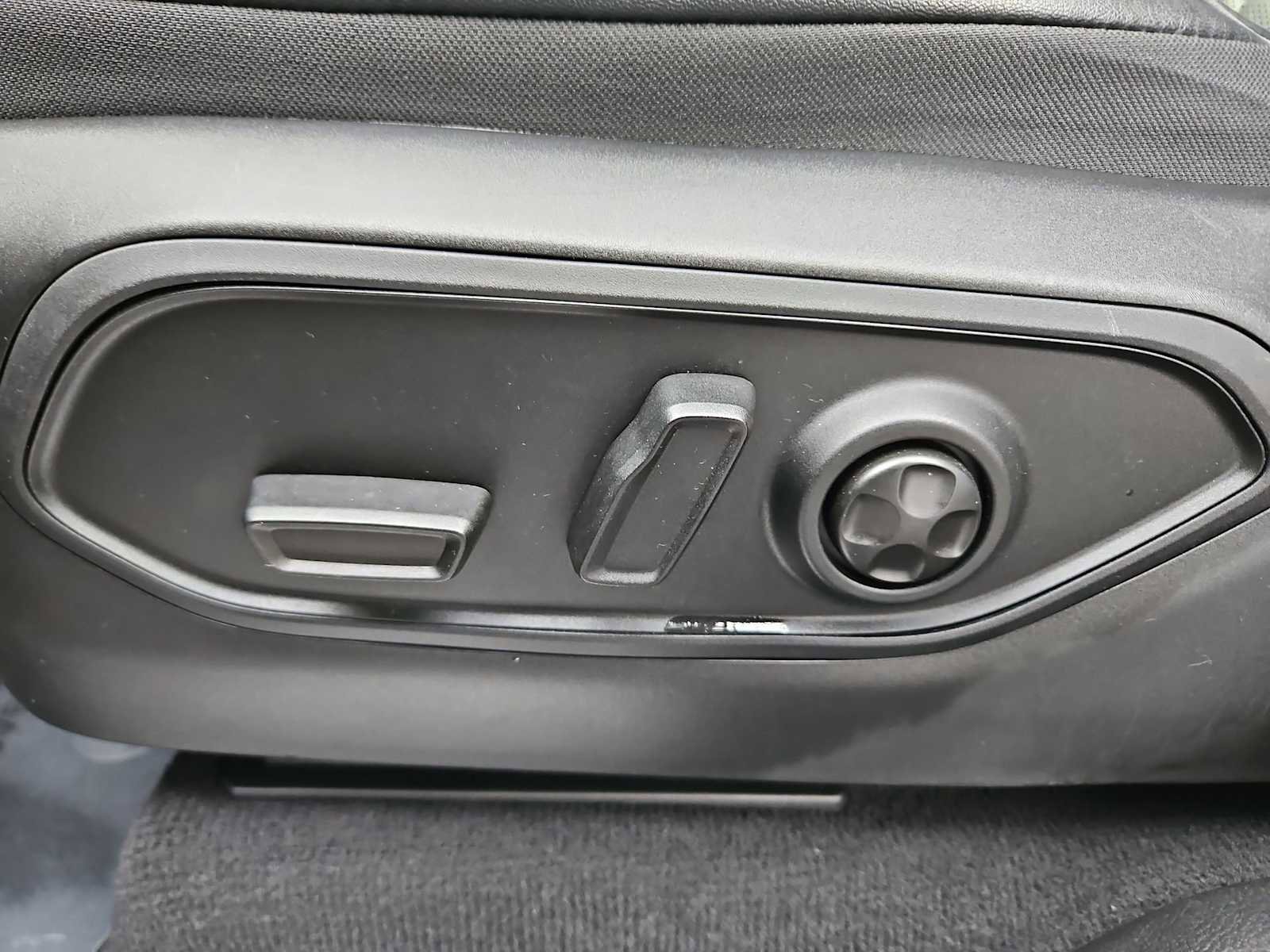 Used 2023 Jeep Grand Cherokee Overland image 18