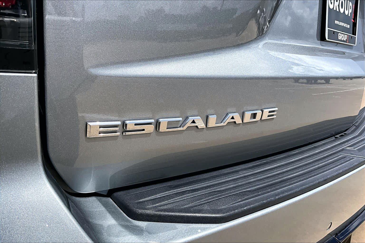 Used 2024 Cadillac Escalade Premium Luxury RWD image 29