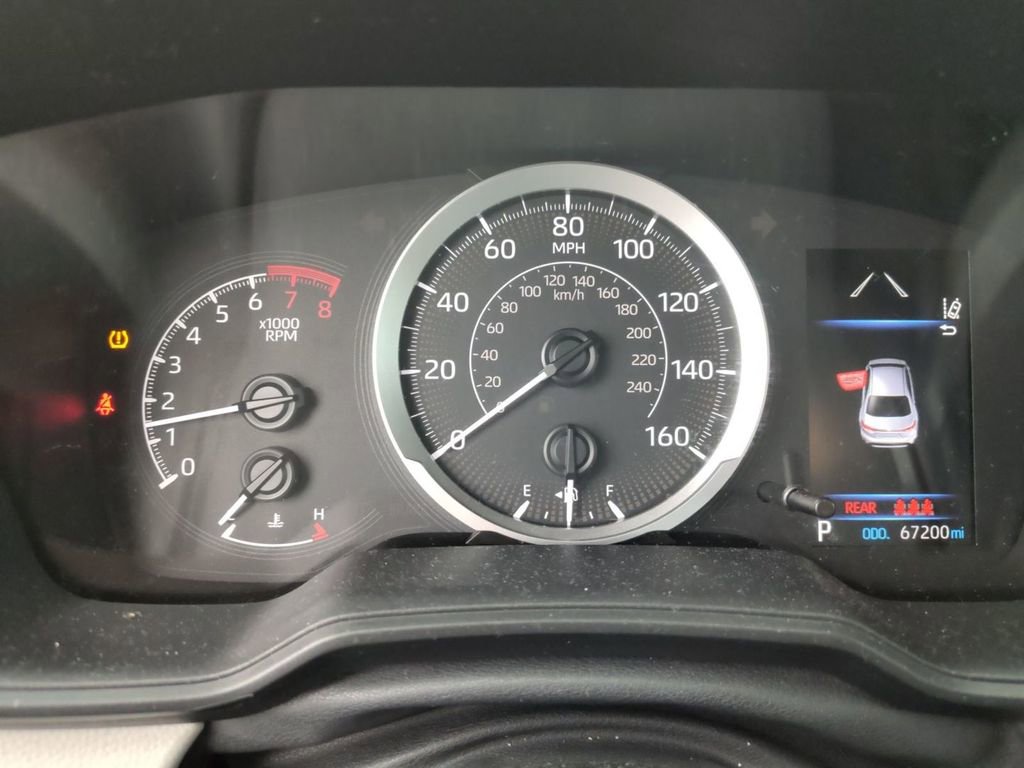 Used 2021 Toyota Corolla LE FWD image 2