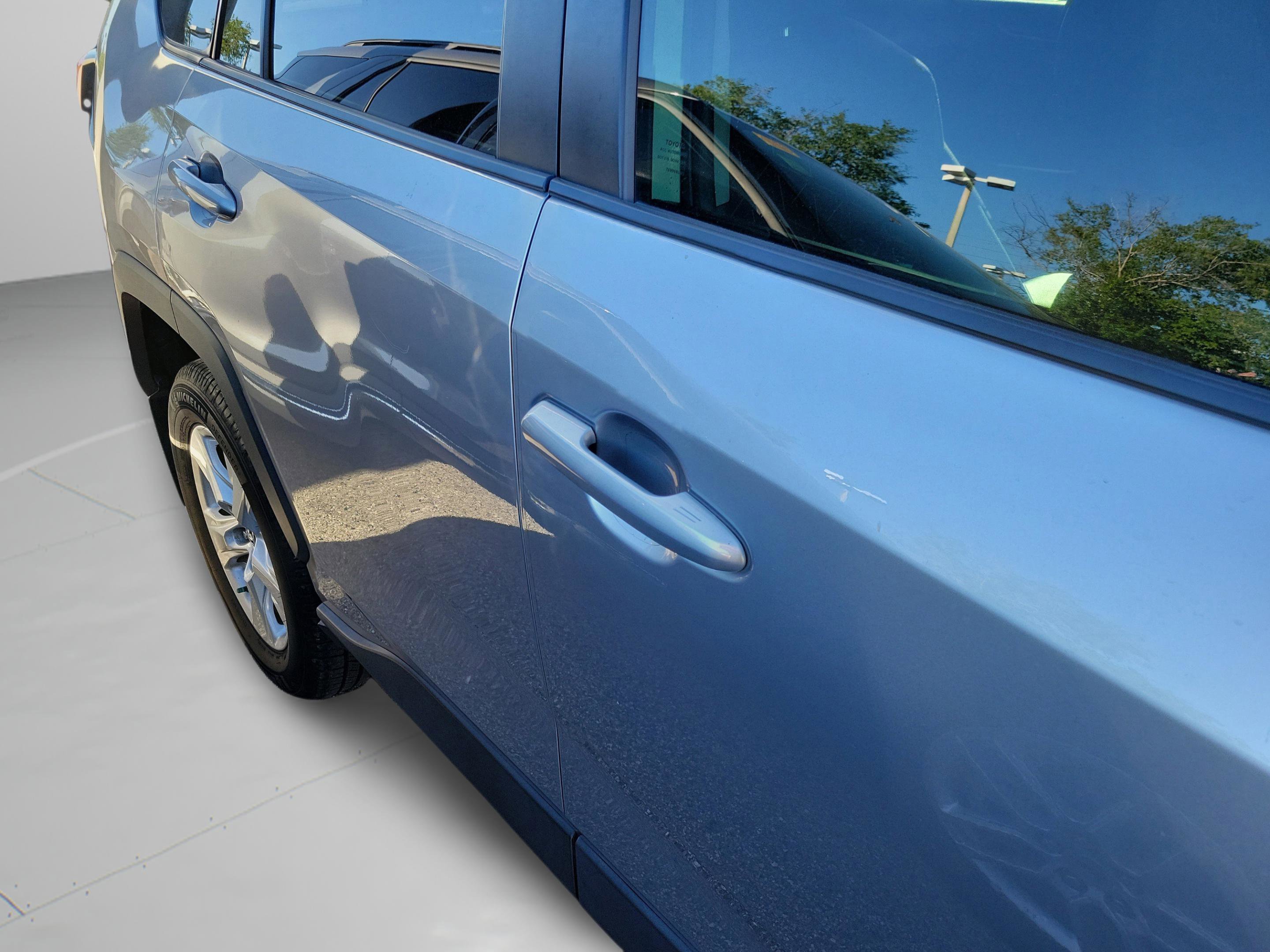 Used 2020 Toyota RAV4 XLE FWD image 16