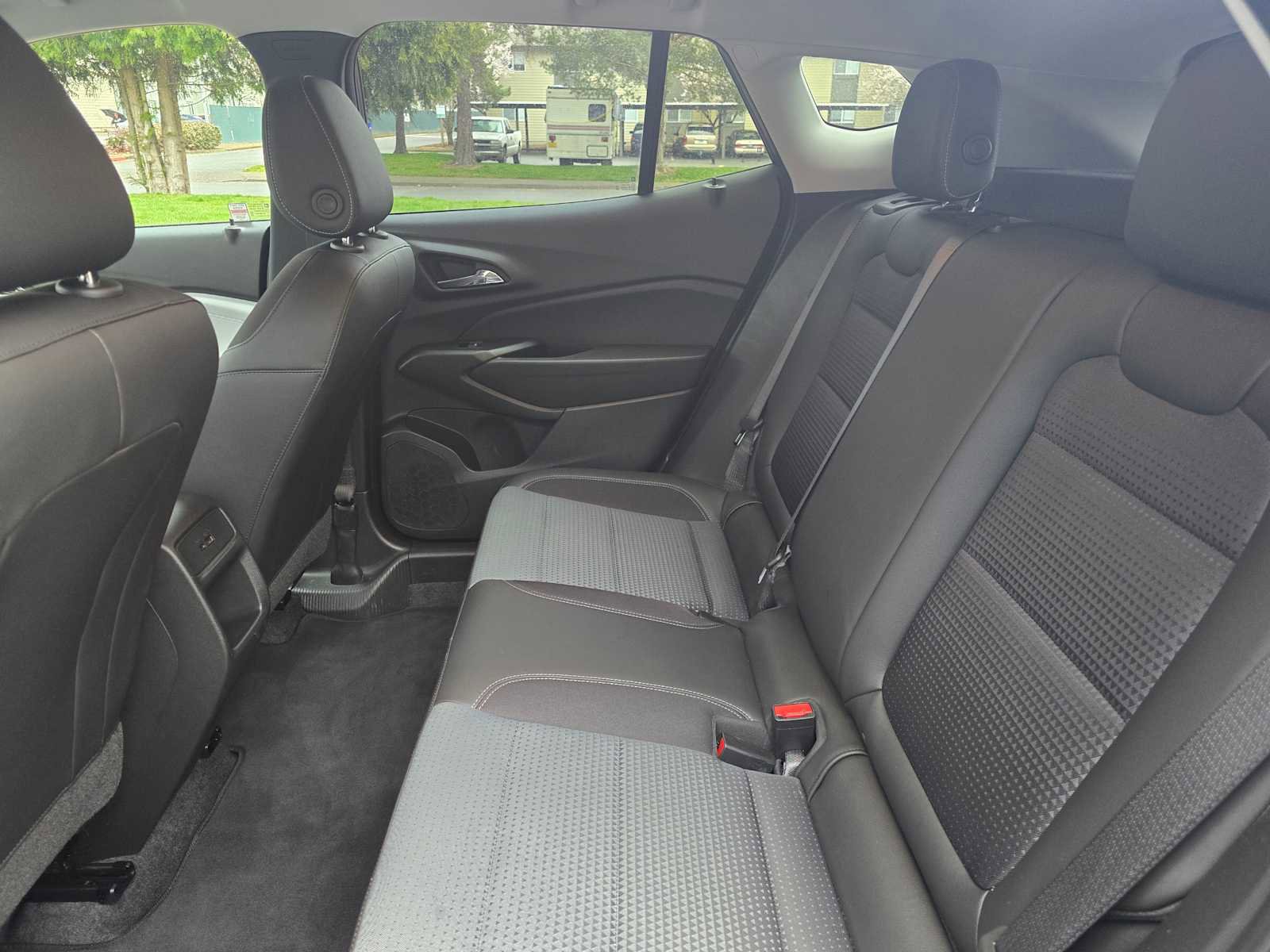 Used 2025 Chevrolet Trax LT image 16