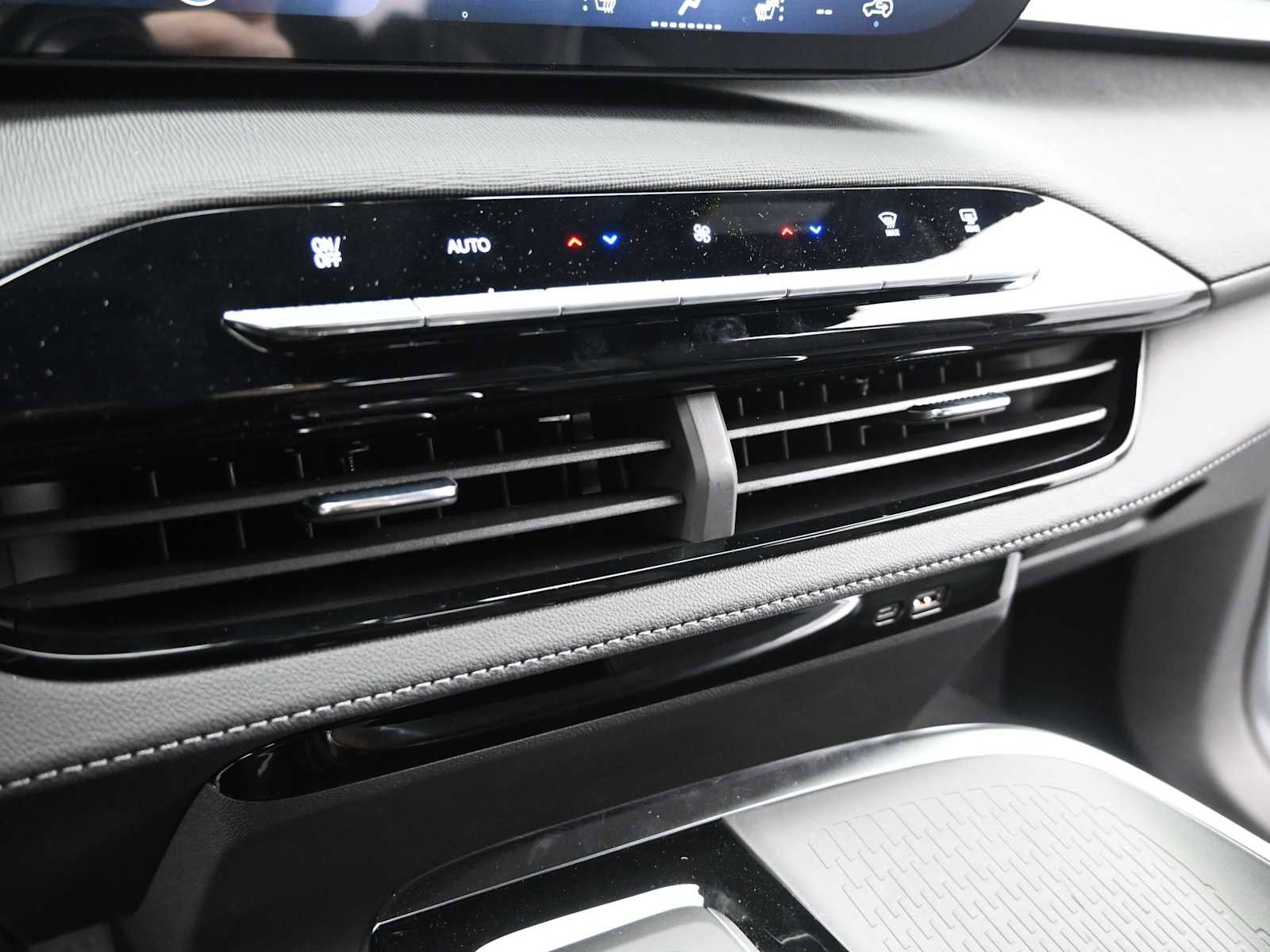 New 2026 Buick Enclave Preferred w/ Power Package image 18