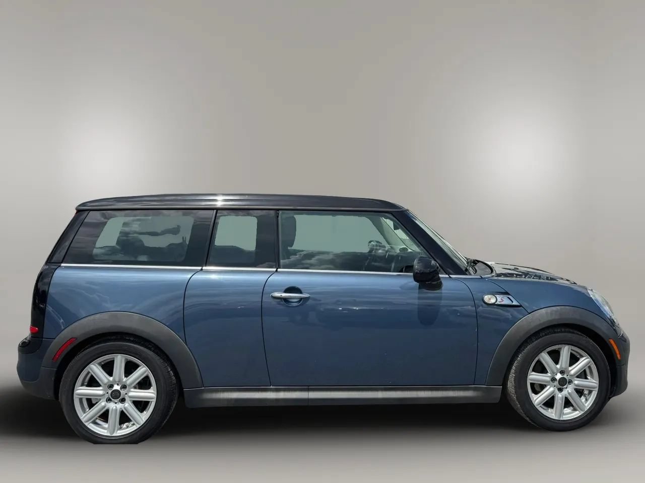 Used 2011 MINI Cooper Clubman S FWD image 4