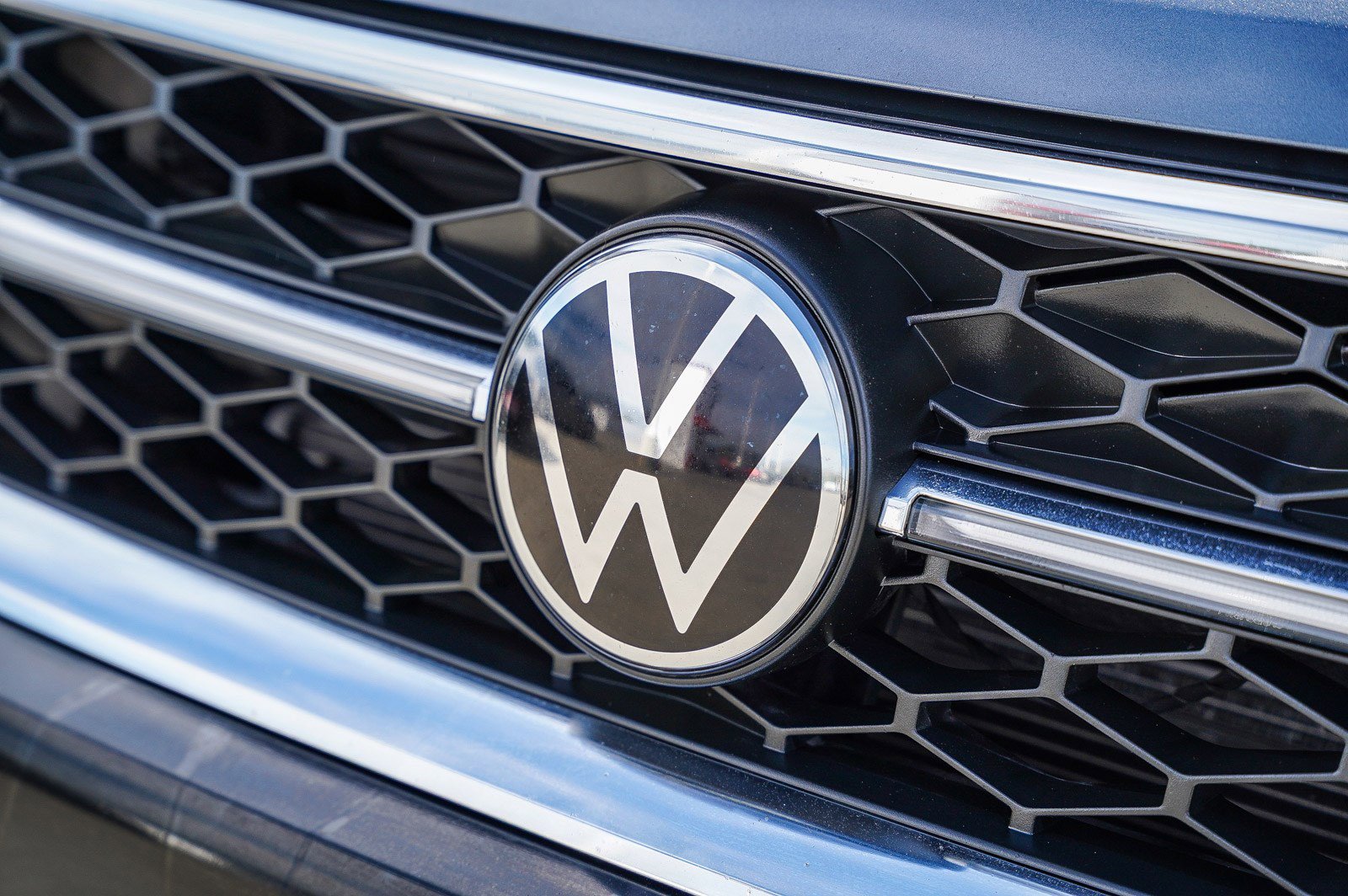 Used 2023 Volkswagen Taos SEL image 6