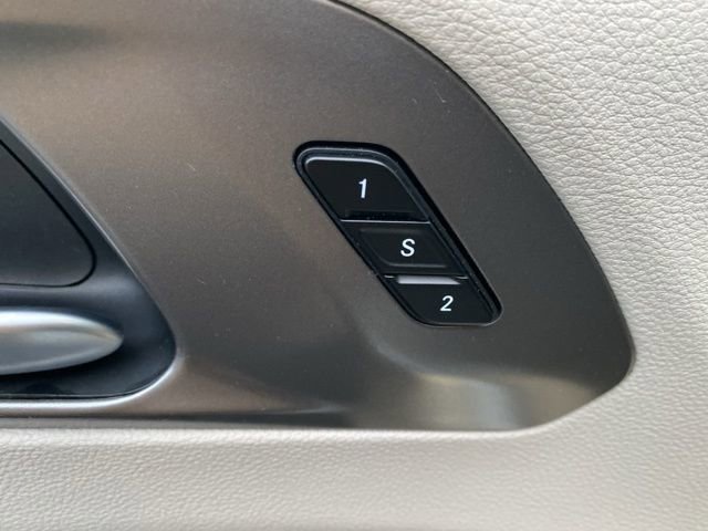 Used 2024 Chrysler Pacifica Touring-L image 15