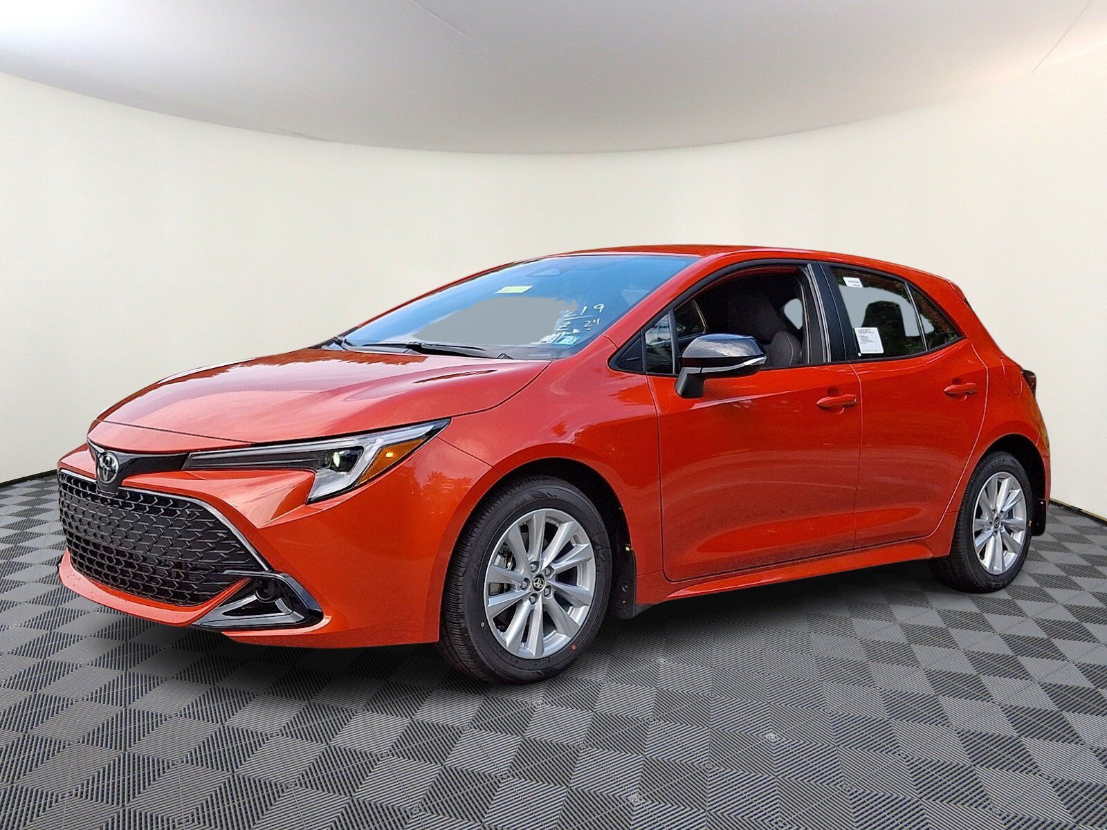 Used 2026 Toyota Corolla SE FWD image 3
