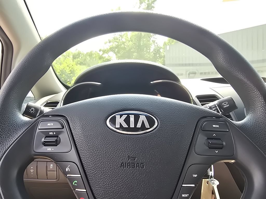Used 2017 Kia Forte LX FWD image 21