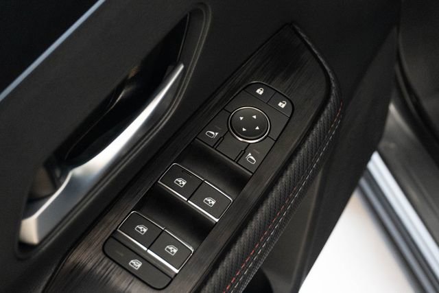 Used 2025 Nissan Kicks SR image 17