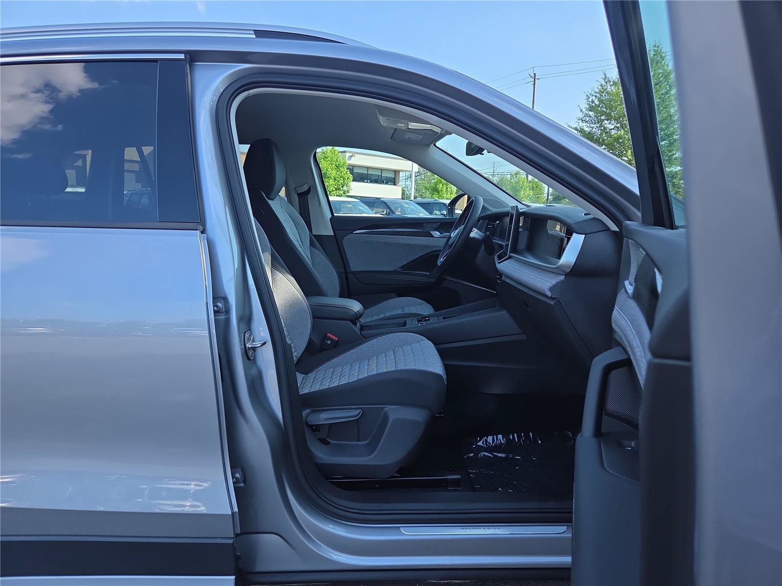New 2026 Volkswagen Tiguan S FWD image 28