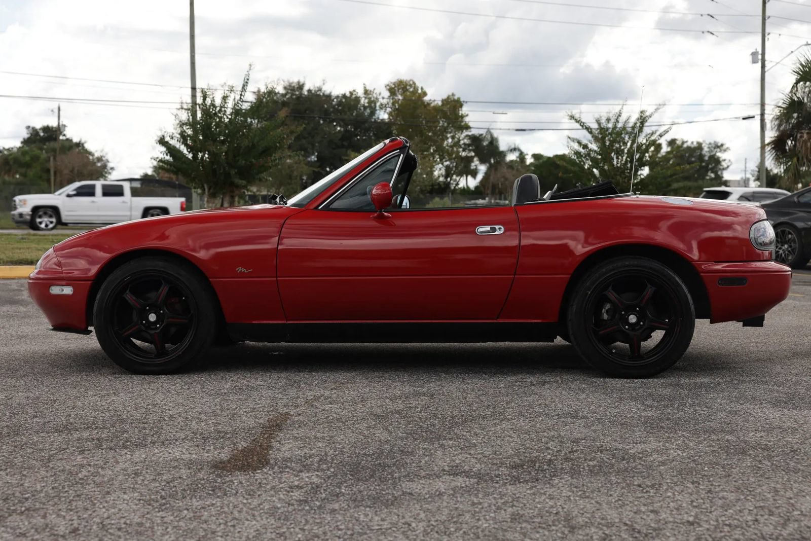 Used 1990 MAZDA MX-5 Miata RWD image 2